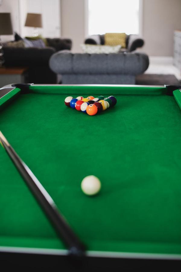 Large Country House - Hot Tub - Pool Table - Bbq - 5 Bedrooms - Log Burner Three Legged Cross Exterior photo