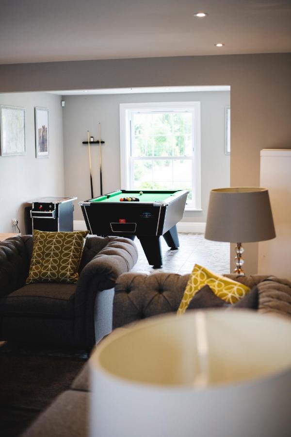 Large Country House - Hot Tub - Pool Table - Bbq - 5 Bedrooms - Log Burner Three Legged Cross Exterior photo