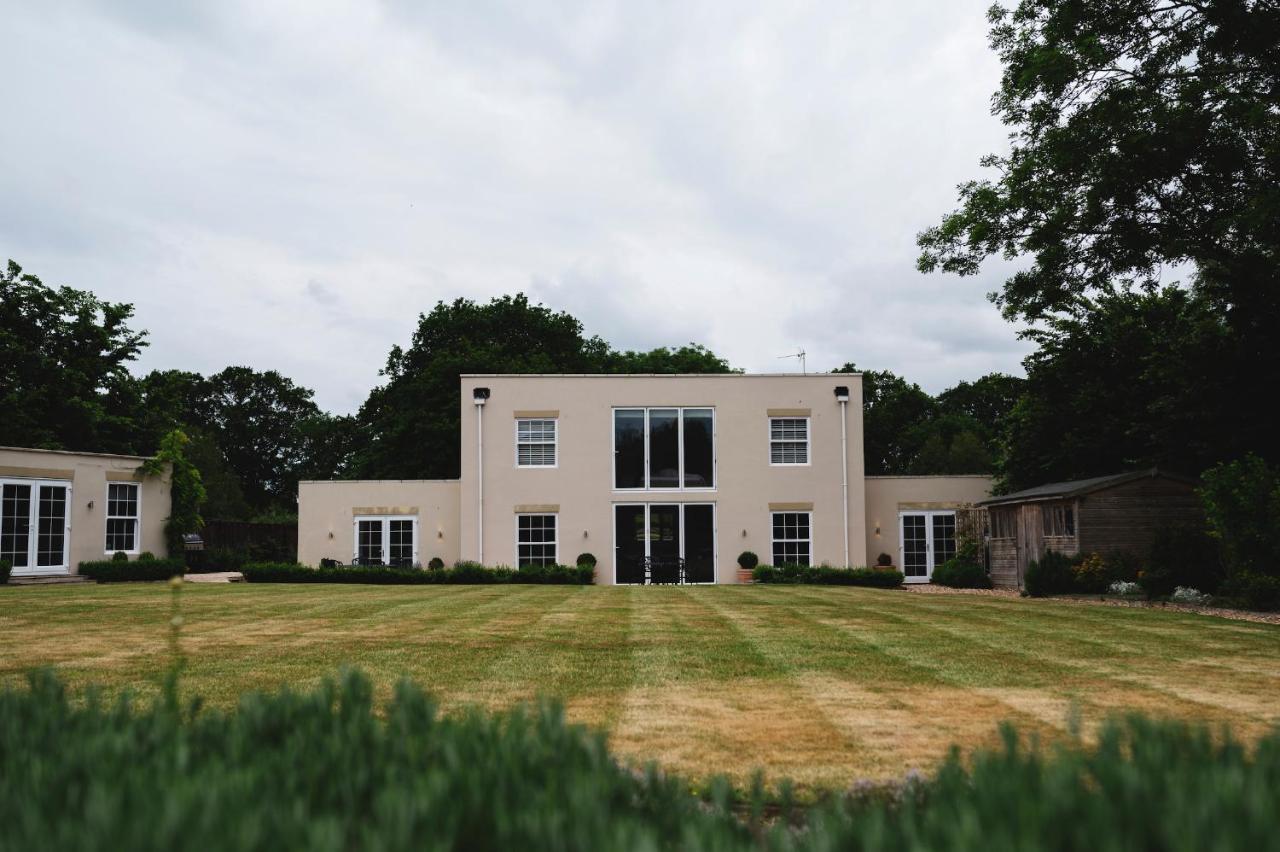 Large Country House - Hot Tub - Pool Table - Bbq - 5 Bedrooms - Log Burner Three Legged Cross Exterior photo