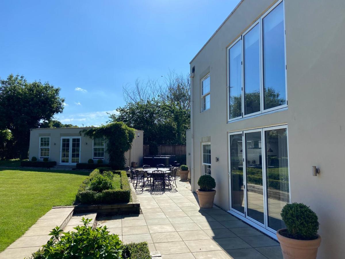 Large Country House - Hot Tub - Pool Table - Bbq - 5 Bedrooms - Log Burner Three Legged Cross Exterior photo