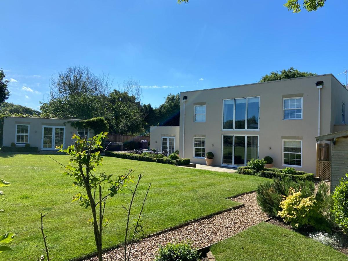 Large Country House - Hot Tub - Pool Table - Bbq - 5 Bedrooms - Log Burner Three Legged Cross Exterior photo